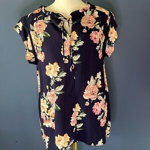 Buffalo- David Bitton, woven jacquard, flutter sleeve top with split neckline